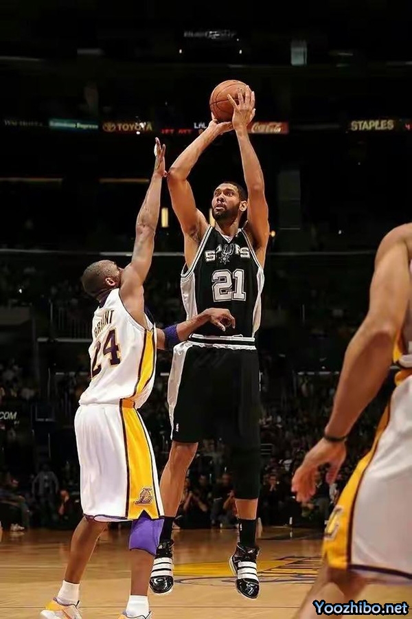 蒂姆-邓肯:NBA75大巨星榜单上的<a href=/lanqiu/spurs/ target=_blank class=infotextkey>马刺</a>传奇